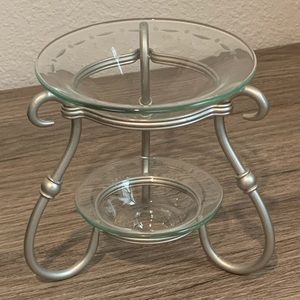 Silver/clear candle holder